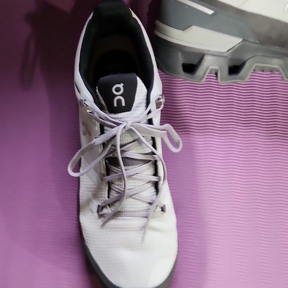 On Running Men's Shoes in White and Black - Picture 6 of 10